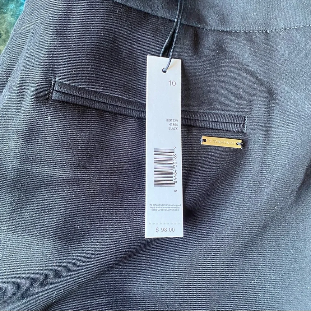 Tahari slacks NWT